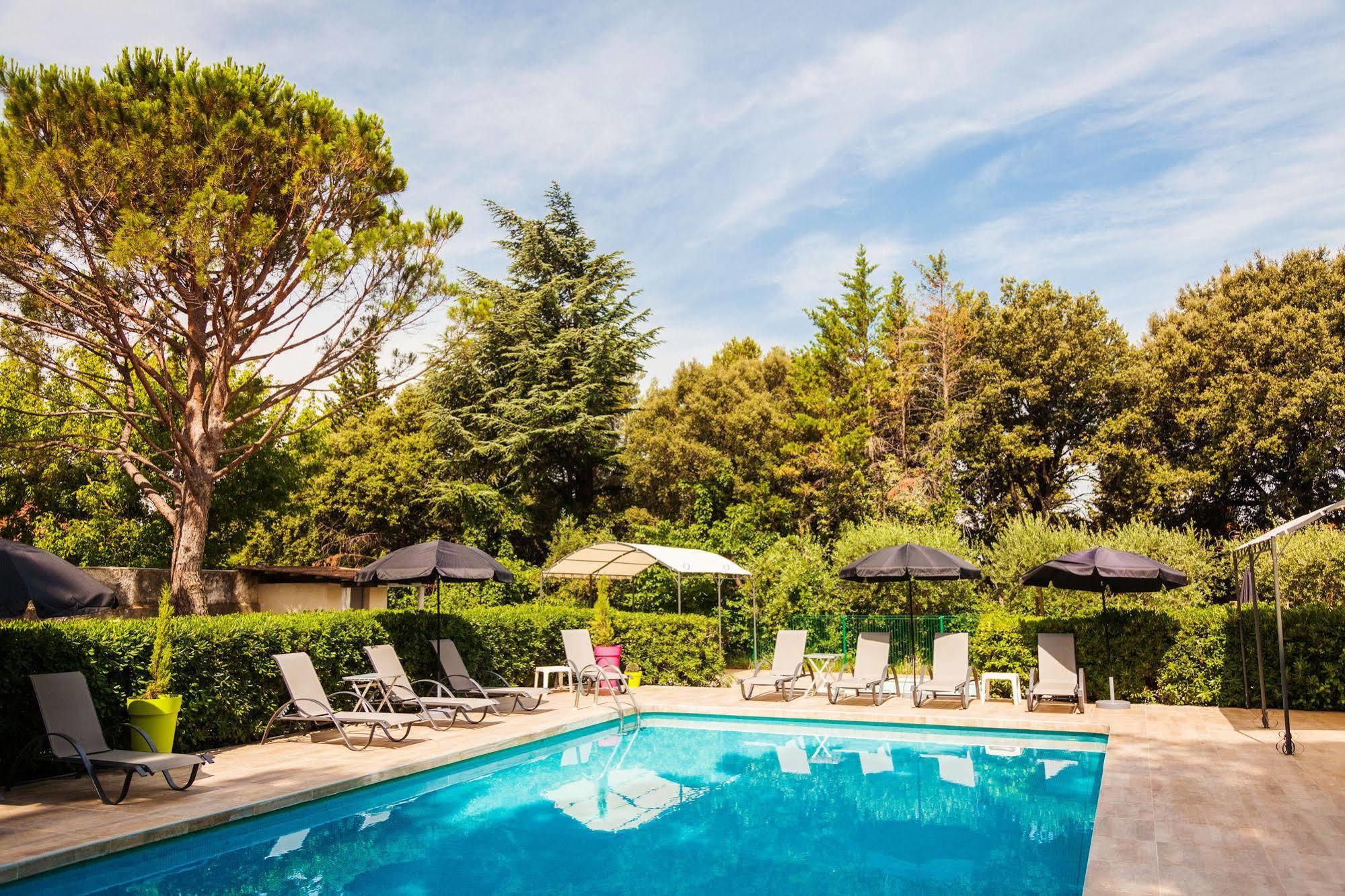 Hotel Le Petit Manoir Logis Les Angles  Exterior foto